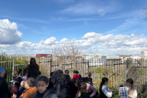 Une sente permet d'accéder à la partie haute du secteur Coteau et de découvrir la vue sur la Plaine de l'Ourcq